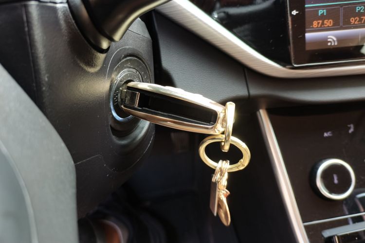 奇瑞 艾瑞泽5 2021款 PRO 1.5L CVT青春版中控内饰7001