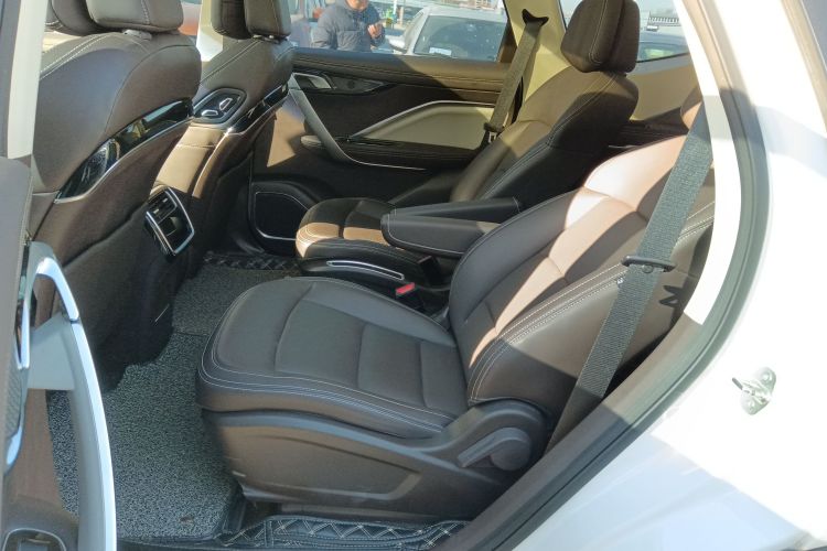 吉利汽车 嘉际 2019款 1.5TD MHEV DCT臻享型中控内饰7004