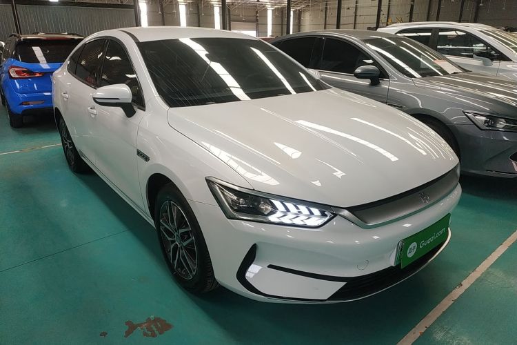 比亚迪 秦PLUS 2024款 荣耀版 EV 420KM领先型车身外观3
