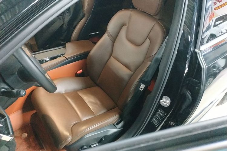 沃尔沃S90 2024款 B5 智远豪华版中控内饰19