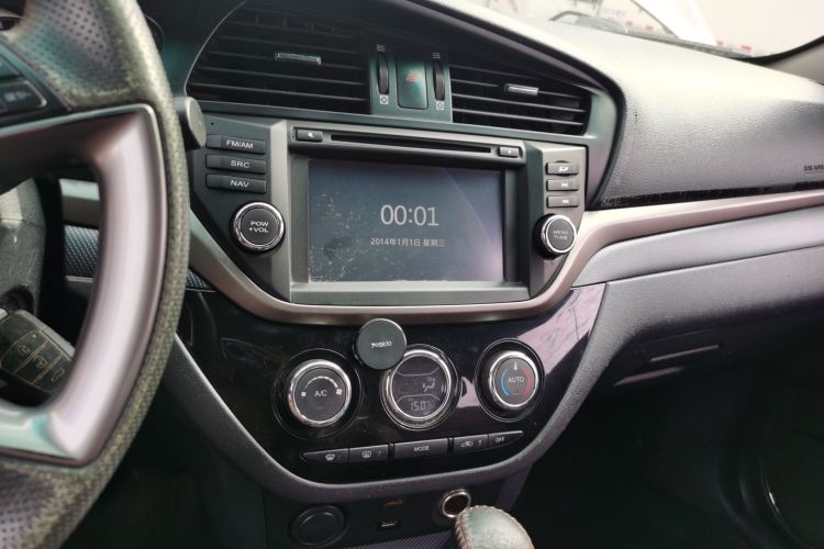 海马M6 2015款 1.5T CVT豪华型中控内饰16