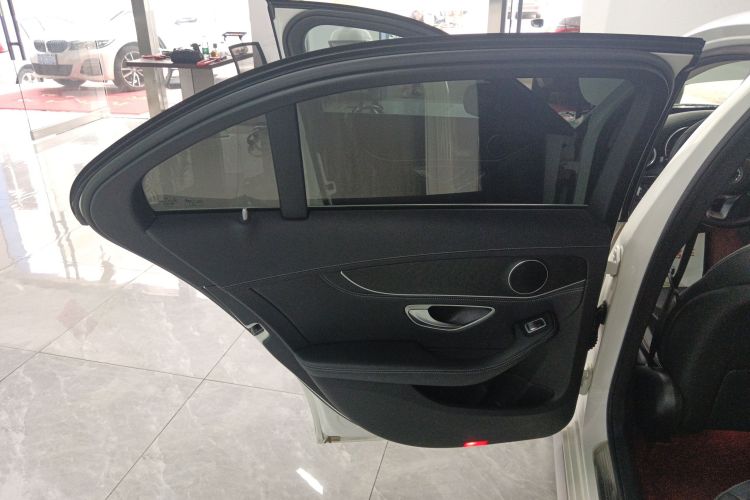 奔驰C级 2018款 C 180 L 时尚型运动版中控内饰49