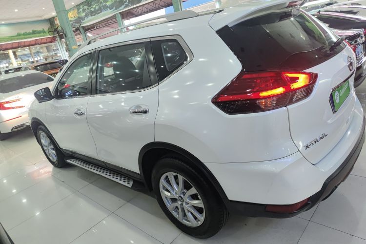 日产 奇骏 2019款 2.0L CVT智联舒适版 2WD车身外观4