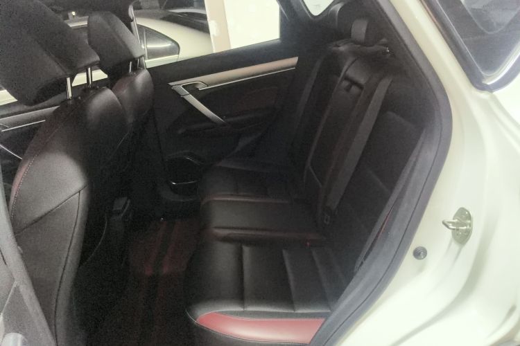 吉利汽车 缤越 2019款 260T DCT骑士 国VI中控内饰7004