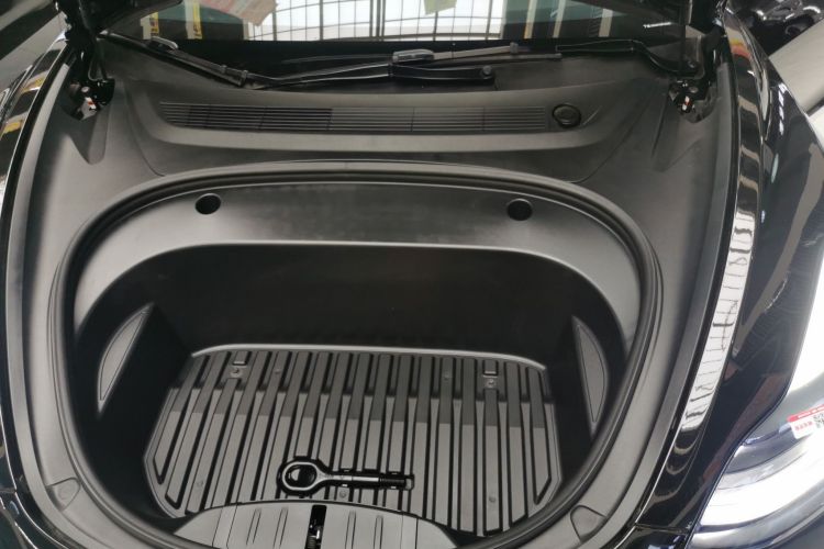 特斯拉 Model 3 2022款 后轮驱动版机舱底盘24