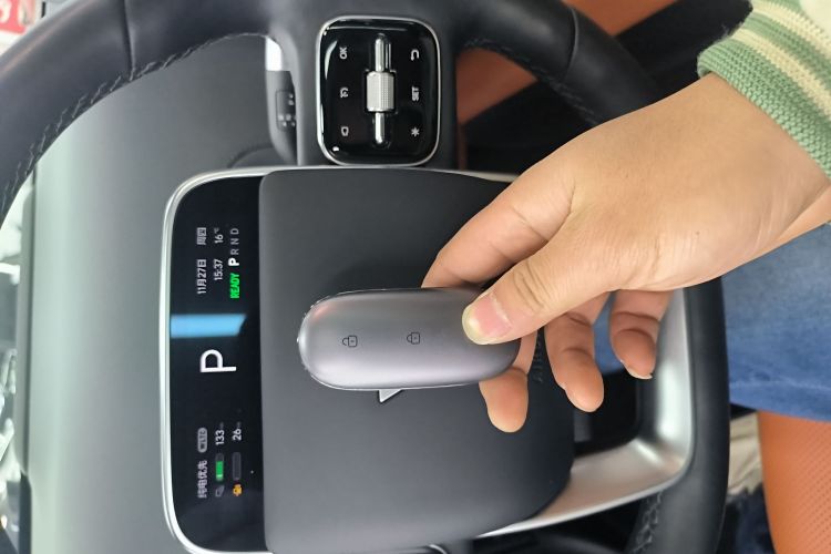 理想汽车 理想L6 2024款 Max中控内饰11