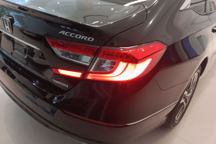 本田 雅阁 2018款 锐·混动 2.0L 锐领版 国VI车身外观9