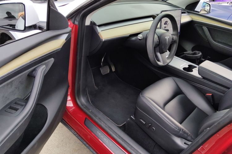 特斯拉 Model Y 2022款 改款 后轮驱动版中控内饰20