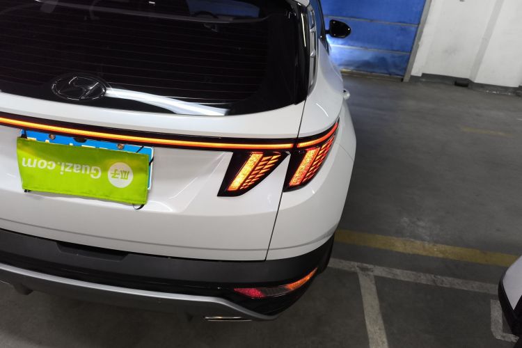 现代 2023款 途胜L 1.5T 自动两驱LUX尊贵版车身外观9