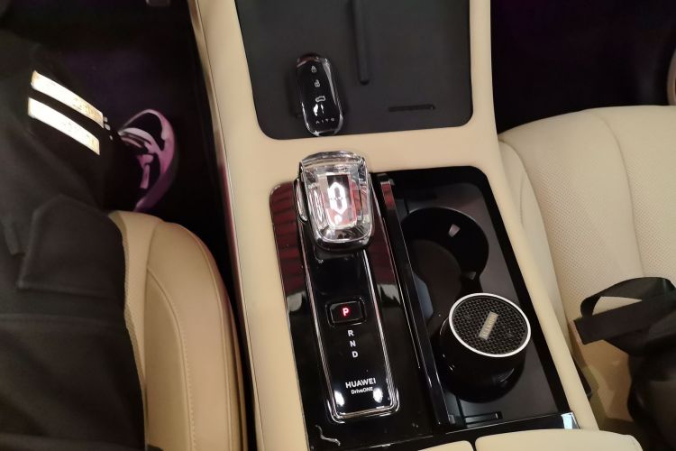 鸿蒙智行 问界M7 2022款 1.5T 四驱豪华版中控内饰18