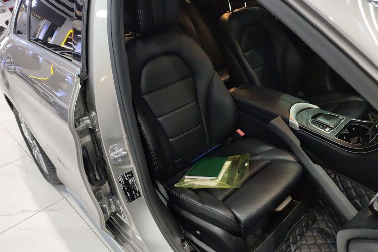 奔驰C级 2019款 改款 C 260 L 运动版中控内饰41