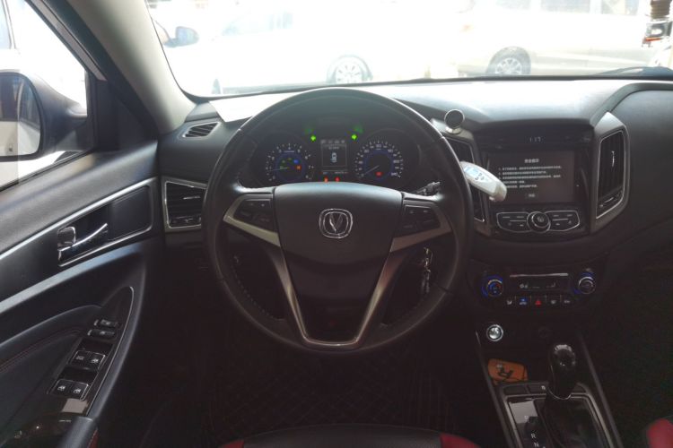 长安 逸动 2016款 XT 1.6L 自动俊酷型局部细节13