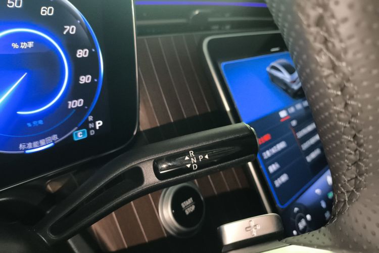 奔驰EQE 2025款 500 4MATIC 先锋版局部细节18