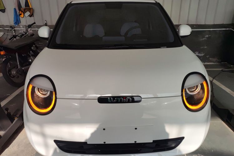 长安启源 长安Lumin 2023款 301km 蜜沁款车身外观2