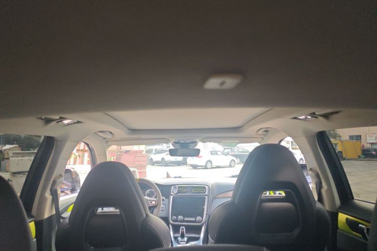 领克01 2017款 2.0T 两驱型Pro版中控内饰22