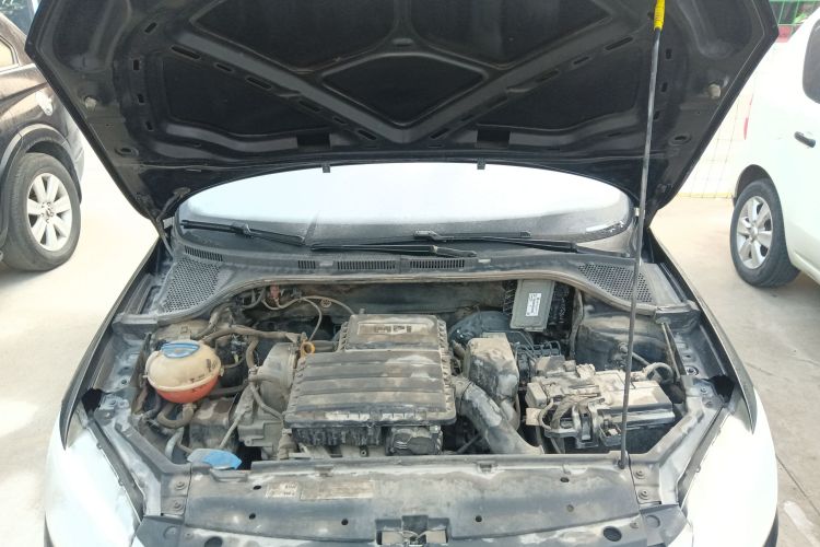 大众 桑塔纳 2015款 1.6L 手动风尚版机舱底盘24