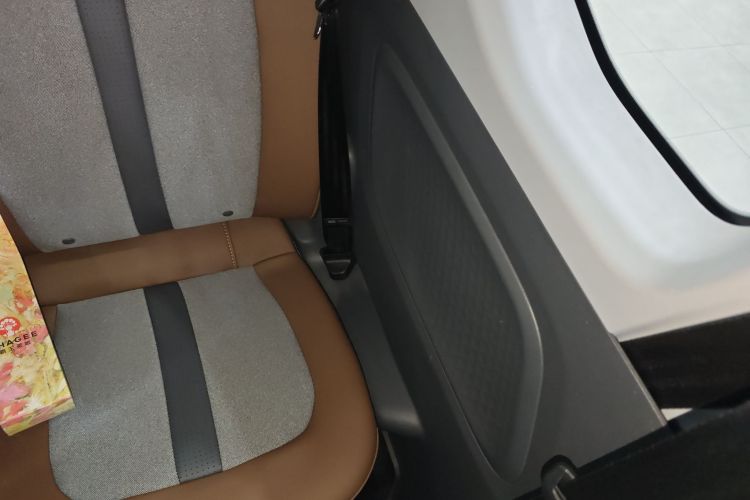 五菱汽车 宏光MINIEV 2022款 GAMEBOY 200km 玩咖款 磷酸铁锂中控内饰7008