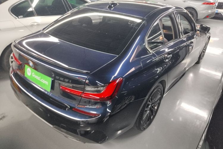 宝马3系 2022款 325i M运动曜夜套装车身外观6005