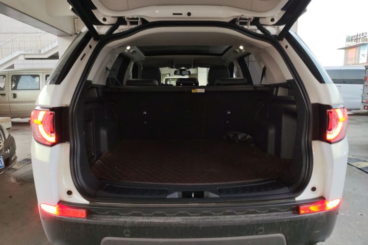 路虎 发现神行 2018款 240PS SE版机舱底盘23