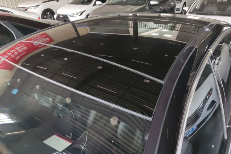 奔驰E级 2023款 改款 E 300 L 运动时尚型局部细节57