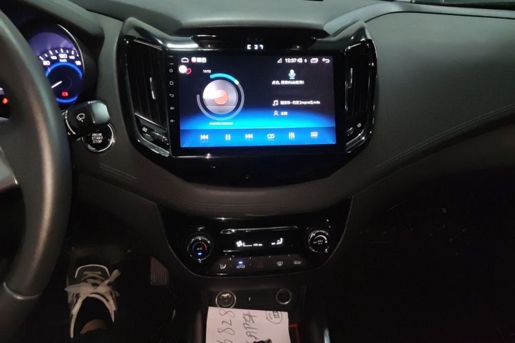 长安 逸动 2016款 1.6L GDI 自动劲尚型局部细节16