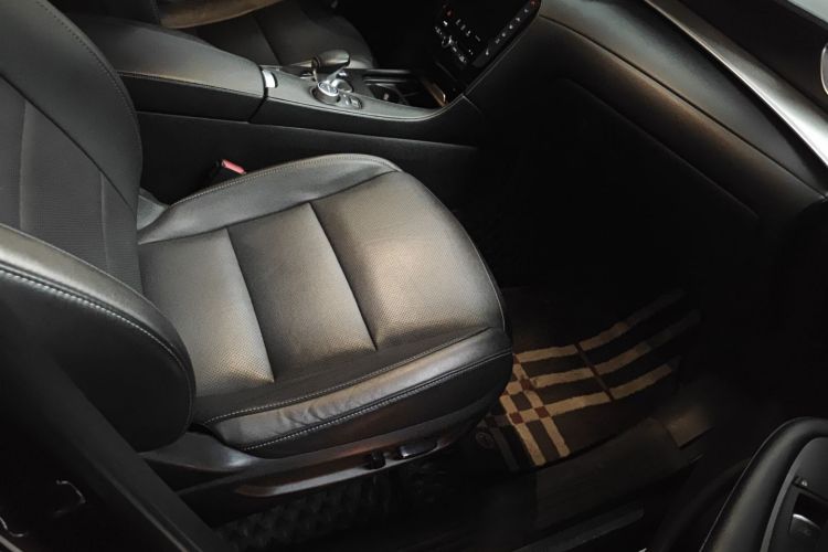 英菲尼迪QX50 2020款 2.0T 四驱领航版局部细节41