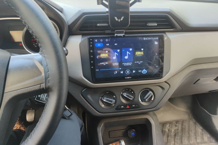 五菱汽车 五菱宏光 2018款 1.5L S标准型L2B中控内饰16