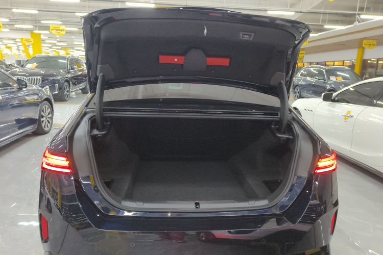 宝马5系 2024款 525Li M运动套装机舱底盘23