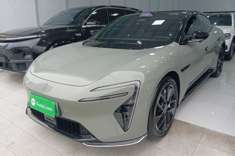 阿维塔06 2025款 Ultra纯电版车身外观1