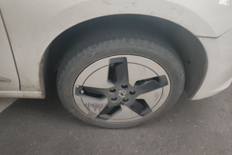 东风风神E70 2022款 500 超享版车身外观6007