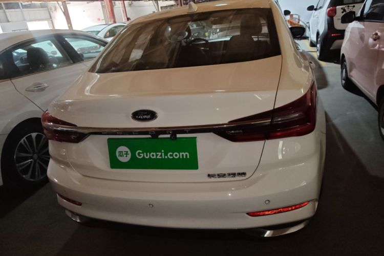 福特 福睿斯 2021款 1.5L 自动钻石版车身外观6