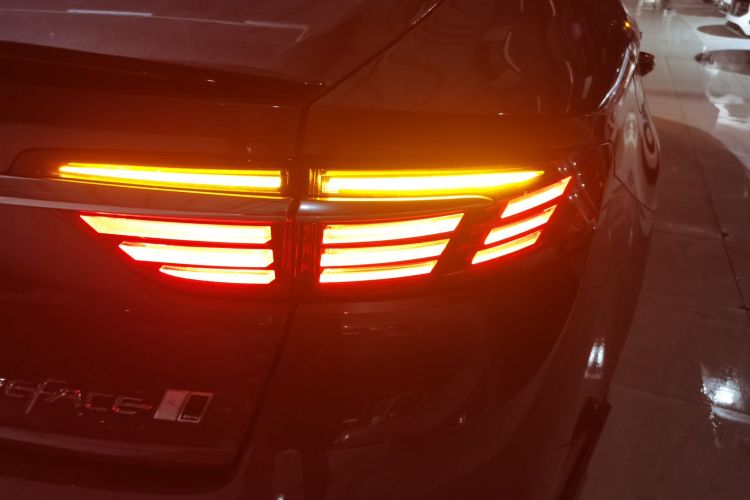 吉利汽车 星瑞 2025款 东方曜 2.0TD 望月版车身外观9