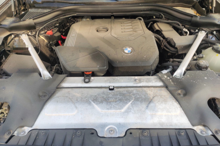 宝马X3 2023款 xDrive30i 领先型 M曜夜套装机舱底盘24