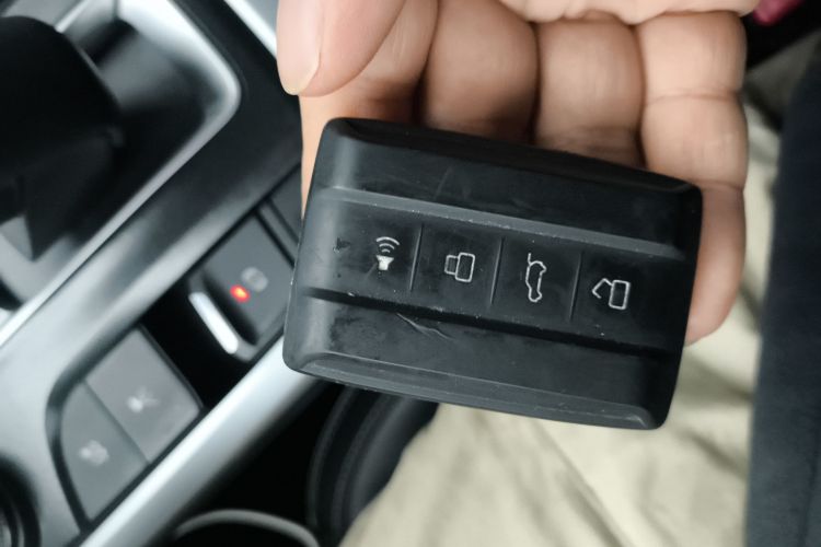 坦克300 2021款 越野版 2.0T 挑战者中控内饰11