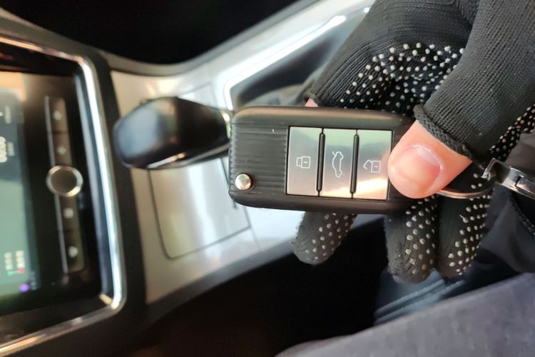 荣威RX5 2018款 20T 两驱自动互联网智惠版中控内饰7001