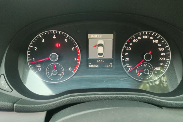 大众 帕萨特 2014款 1.8TSI DSG御尊版中控内饰15