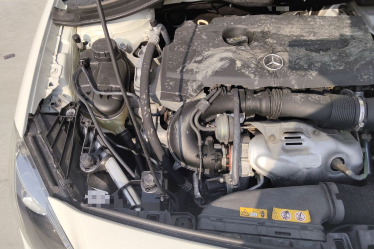奔驰B级 2012款 B 180机舱底盘25