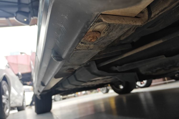 丰田 汉兰达 2012款 2.7L 两驱7座豪华版局部细节9002