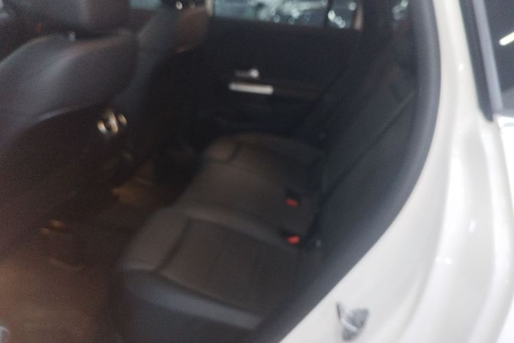 奔驰GLA 2022款 改款 GLA 200中控内饰7004