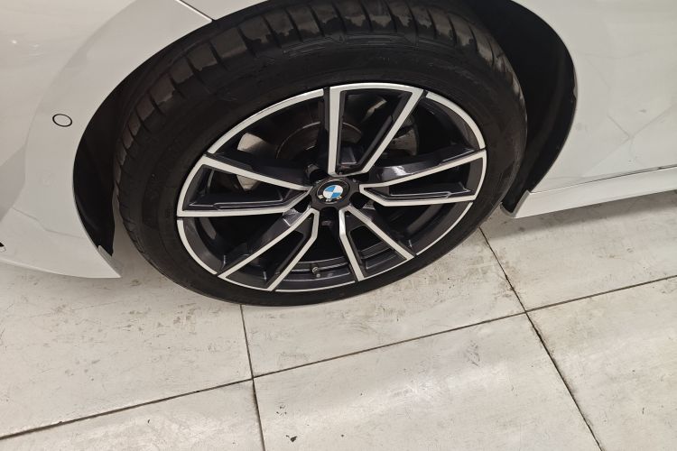 宝马3系 2025款 325Li M运动套装车身外观6007