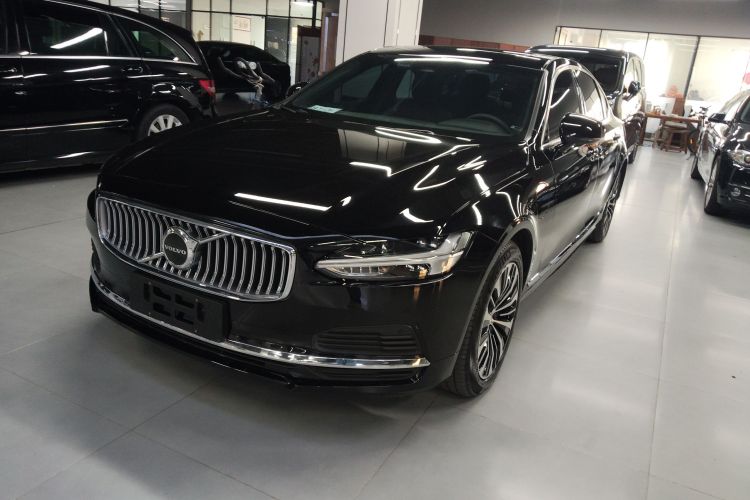 沃尔沃S90新能源 2025款 插电式混动 四驱长续航智逸豪华版车身外观1