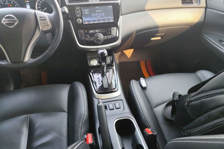日产 骐达TIIDA 2016款 1.6L CVT智尊版中控内饰18