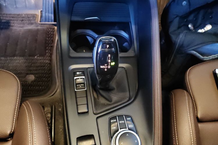 宝马X1 2021款 改款 sDrive25Li 领先型中控内饰18