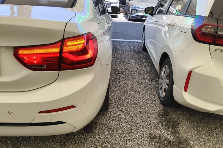 宝马1系 2017款 118i 设计套装型车身外观6001