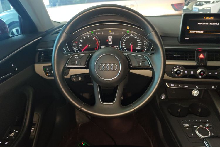 奥迪A4L 2018款 30周年年型 40 TFSI 进取型中控内饰13