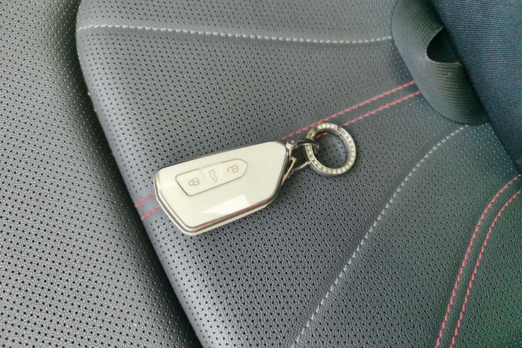 大众 2025款 凌渡L 280TSI DSG炫辣版中控内饰11