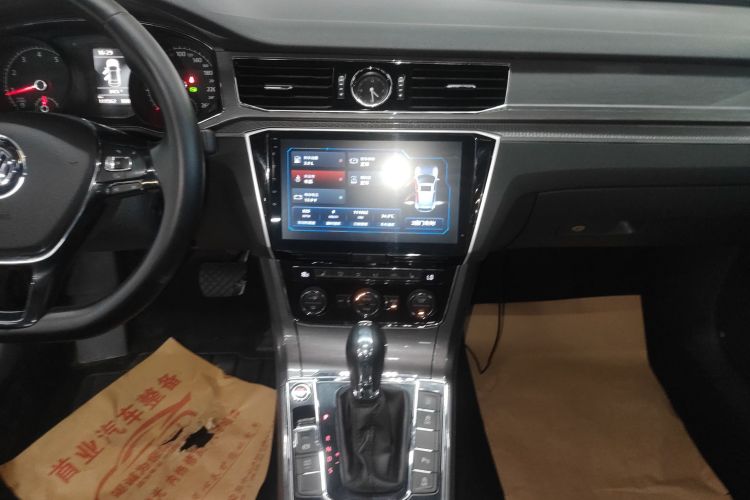 大众 帕萨特 2017款 330TSI DSG尊荣版局部细节16