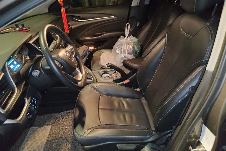 别克 英朗 2015款 18T 双离合豪华型中控内饰19