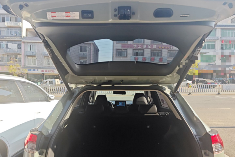 丰田 卡罗拉锐放 2022款 2.0L 旗舰版局部细节23