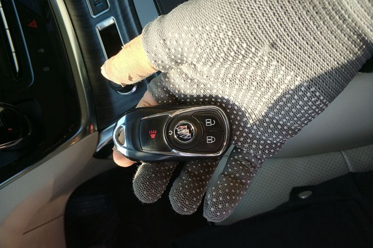 别克GL8 2023款 陆上公务舱 舒适型中控内饰7001